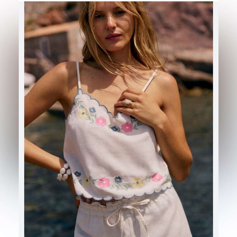 NWT Sézane Kora Top - White w Multicolor Floral Embroidery - 38/US 6/M